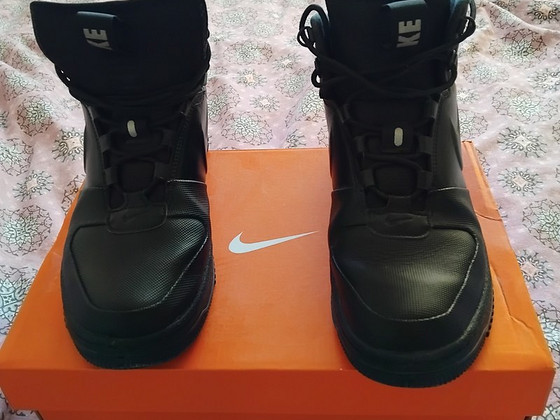 Meeste Nike tossud s 43