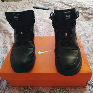 Meeste Nike tossud s 43 (1 foto / 5)