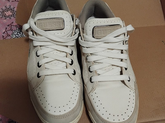 Meeste Guess tossud s 43