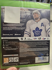 NHL 22 (Xbox One / Xbox Series X) (2 фото из 2)