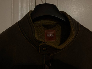Hugo Boss (originaal) / Мужская кожаная куртка Hugo Boss (3 фото из 3)