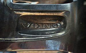 R19 Volvo ORIGINAAL R-Design 5x108 + rehvid (4 foto / 6)