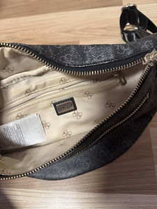 Guess (3 foto / 3)