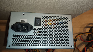 Chieftec Solid 700W 85% Efficiency (4 foto / 9)