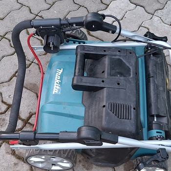 Makita UV3600