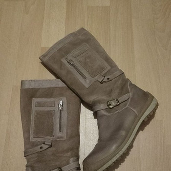 Jalanõud tüdrukule