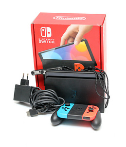 Игровая приставка Nintendo Switch Oled 64GB (2 фото из 2)