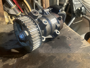Diesel pump DELFI R9042A041A (1 foto / 4)