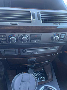 BMW 740i (3 фото из 15)