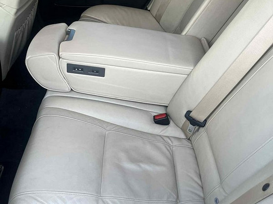 BMW 740i