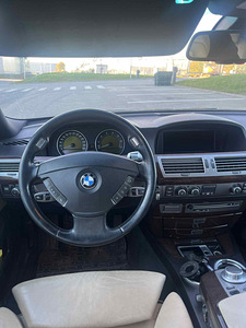 BMW 740i (6 фото из 15)