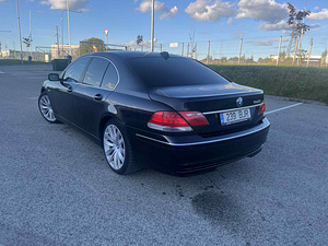 BMW 740i (10 фото из 15)