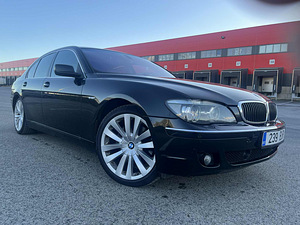BMW 740i (12 фото из 15)
