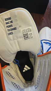 Uued Adidas Box Hog 4 poksikingad (suurus 43 1/3) (1 foto / 4)