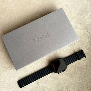 Apple Watch Ultra (49mm Black Titanium) cellular (1 foto / 3)