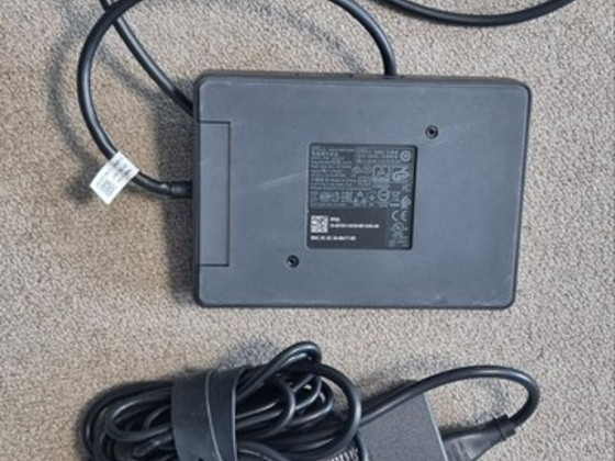 Dell WD15 dokkimisjaam (USB-C) + originaal Dell 130W laadija