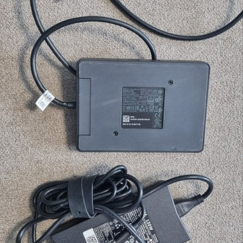 Dell WD15 dokkimisjaam (USB-C) + originaal Dell 130W laadija
