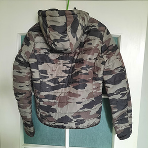 Легкая куртка S (2 фото из 2)