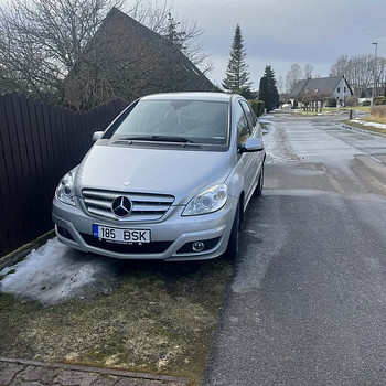 MERCEDES-BENZ B 180 NGT
