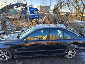 BMW 523I (2 фото из 10)