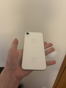 iPhone xr (3 фото из 4)