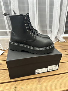 Karl Lagerfeld ботинки 39р новые (2 фото из 3)