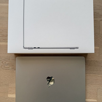 M: Apple MacBook Air 13'' M3 (256 GB) SWE (MRXQ3KS/A)