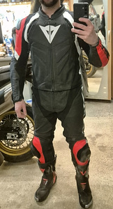 Mootorratta varustus dainese (5 foto / 5)