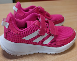 Кроссовки Adidas 33 (2 фото из 3)