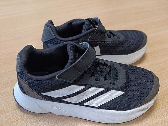 Кроссовки Adidas 32