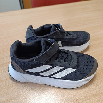 Кроссовки Adidas 32