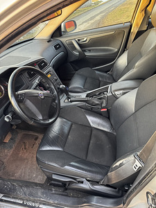 Volvo V70 (5 фото из 9)