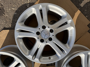 17" оригинальные диски Mercedes-Benz 5x112 (2 фото из 9)