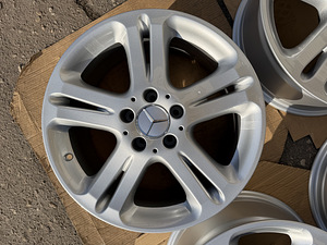 17" оригинальные диски Mercedes-Benz 5x112 (4 фото из 9)