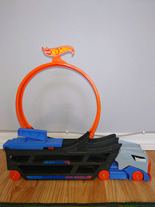 Игрушки Hot Wheels (1 фото из 4)