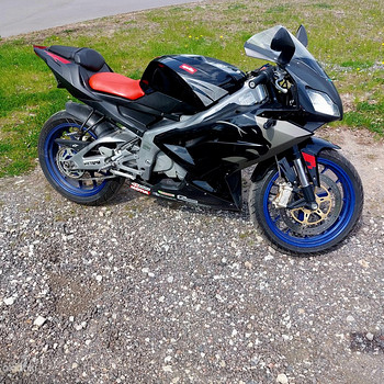 2007 Aprilia RS125 2т полная мощность. С зелёным номером.