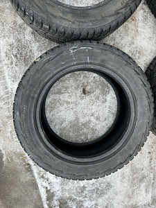 Hankook 255/55R18 шины (3 фото из 4)