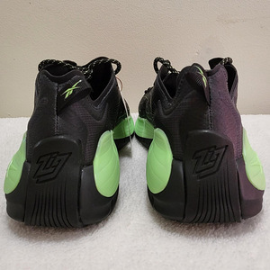 Кроссовки Reebok (3 фото из 4)