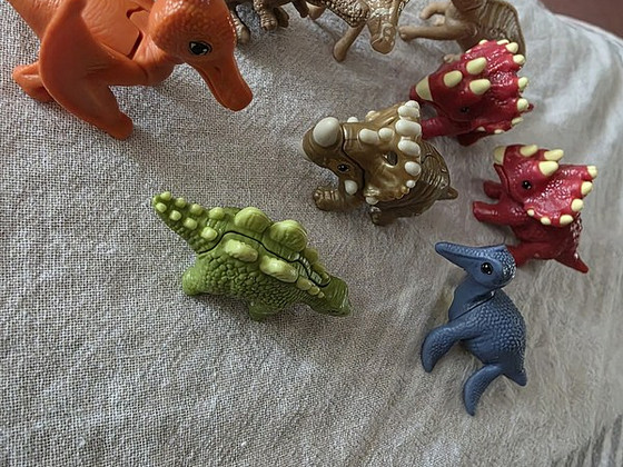Kinder surprise Динозавры