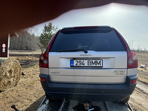 Volvo xc90 varuosadeks (2 foto / 7)