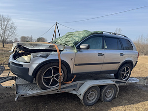 Volvo xc90 varuosadeks (4 foto / 7)
