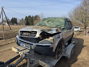 Volvo xc90 varuosadeks (5 foto / 7)