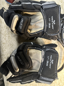 Хоккейное снаряжение Reebok 11K/hokivarustuse komplekt (5 фото из 9)