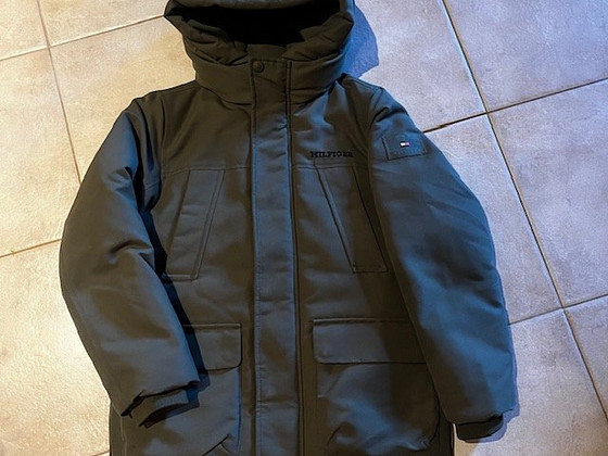 Зимняя детская куртка Tommy Hilfiger разиер 128 см