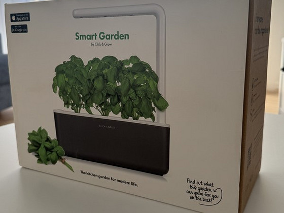 Click & Grow Smart Garden 3