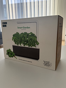 Click & Grow Smart Garden 3 (1 фото из 5)