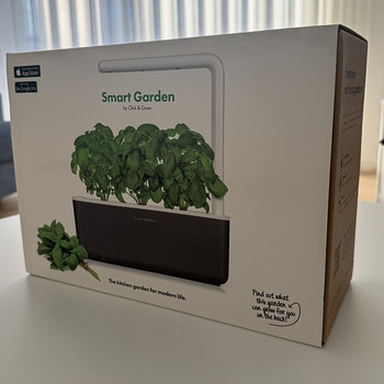 Click & Grow Smart Garden 3