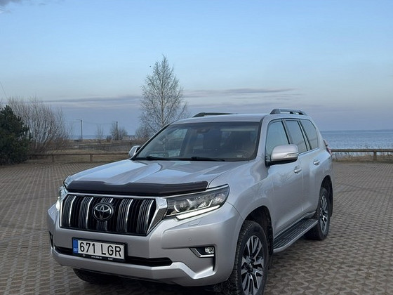 Toyota Land Cruiser 2.8 150 кВт • 2022
