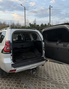 Toyota Land Cruiser 2.8 150 кВт • 2022 (10 фото из 10)