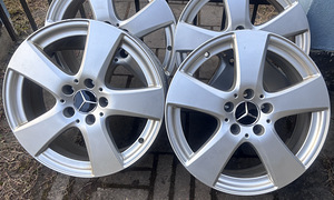 MERCEDES BENZ ORIGINAAL VALUVELJED 17" (1 foto / 3)